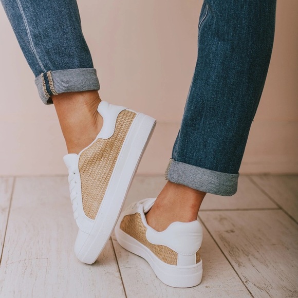 Raffia lace up sneaker with memory foam insert - Picture 4 of 5